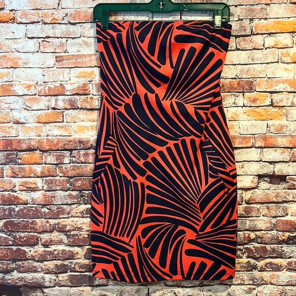 Veronica M Dresses & Skirts - Orange blue Veronica M. Strapless fitted dress pockets